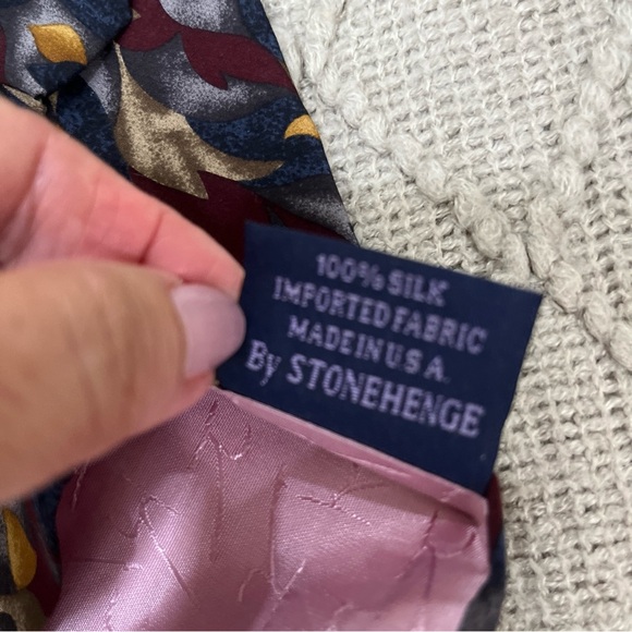 Jimmy V -Jim Valvano Bob Costas Collection Two 100% Silk Tie - Picture 5 of 7